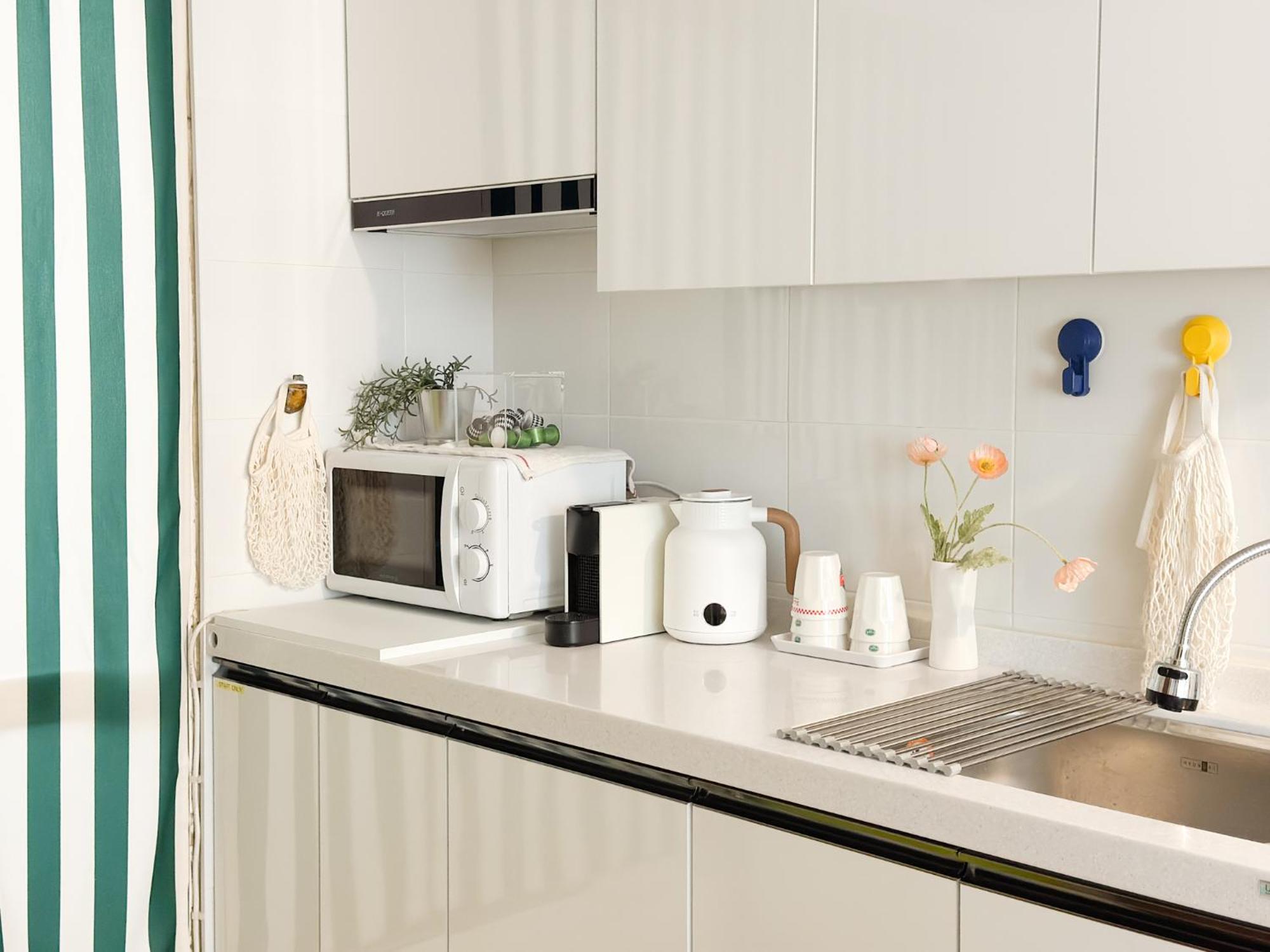 Gangnam 23, 3 Minutes Walk From Sinnonhyeon Station, Airport Bus, 1st Floor, Emotional Accommodation, Sleeps 5, Netflix, Wifi * 서울특별시