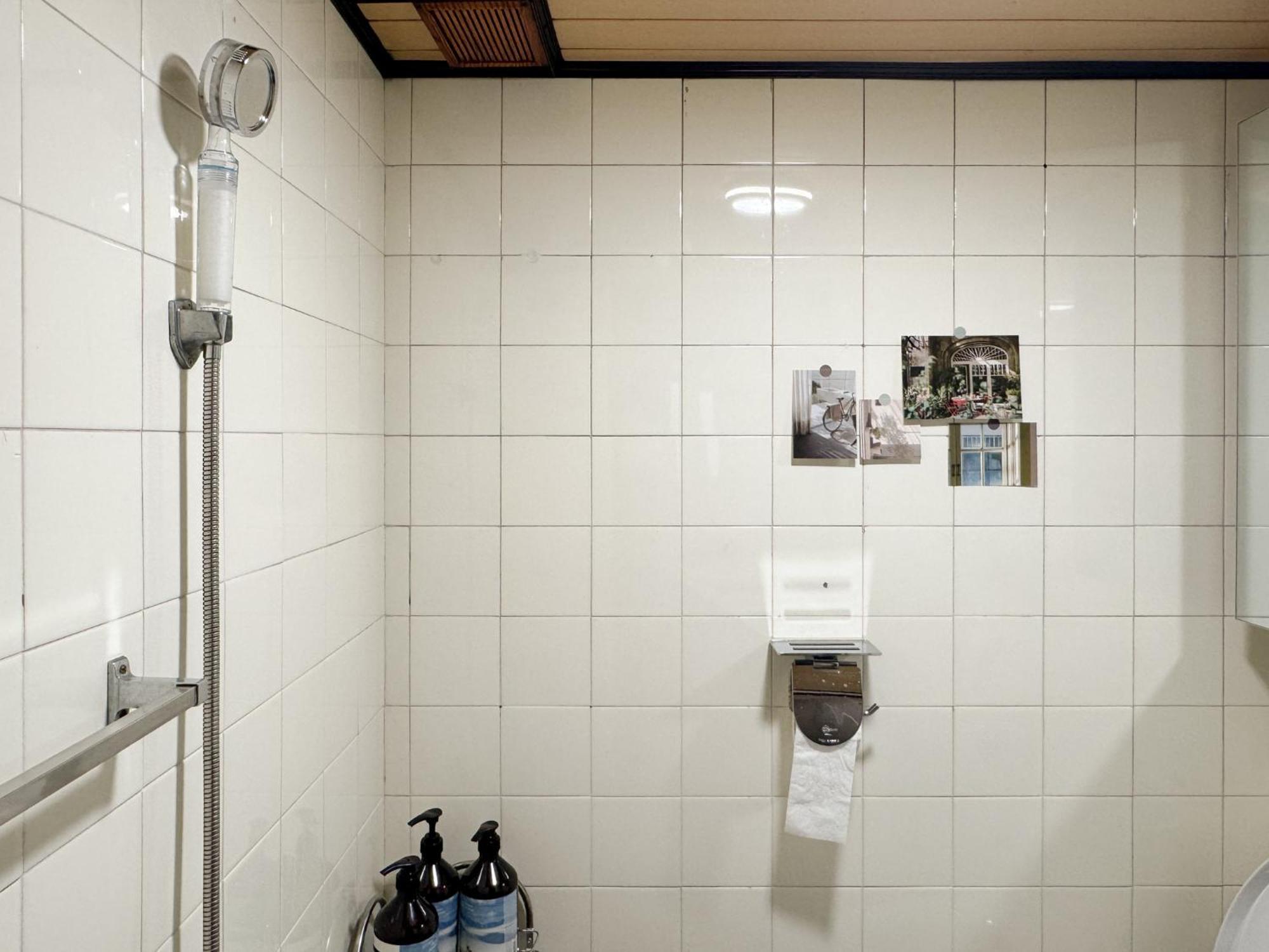 Gangnam 23, 3 Minutes Walk From Sinnonhyeon Station, Airport Bus, 1st Floor, Emotional Accommodation, Sleeps 5, Netflix, Wifi